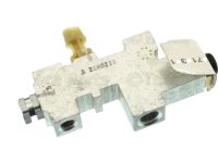Jeep Wagoneer Brake Proportioning Valve - 52000097 Valve-Brake Brake Combination